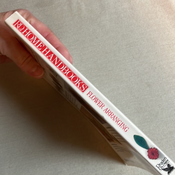 🌈2/$8  Flower Arranging - Picture 3 of 16